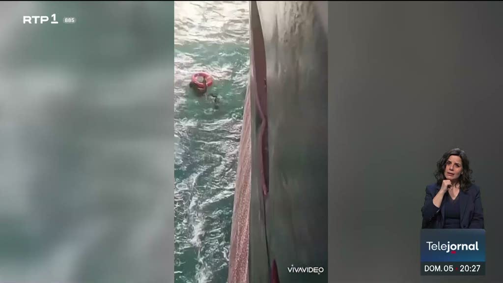 Embarcação naufragou. Mais de 70 migrantes morreram no Mediterrâneo