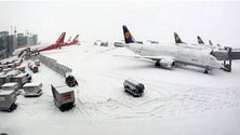 Imagem de Tráfego suspenso em Munique devido a forte queda de neve