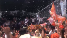 Imagem de Euforia de milhares encerra discursos (vídeo)