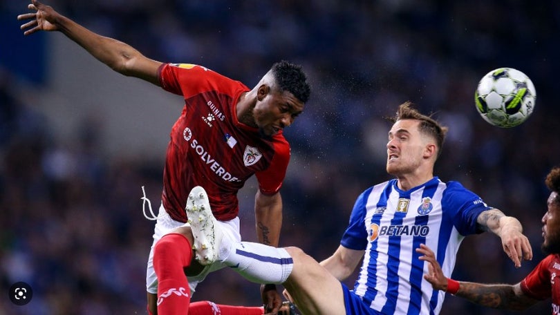 Imagem de Porto vence e encurta pontuação para o Benfica