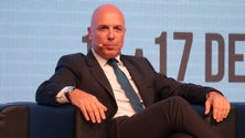 Imagem de Paulo Cafôfo garante que vai continuar em funções (vídeo)