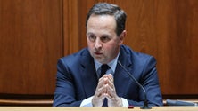 Imagem de Deputados do PS reúnem-se hoje com ministro das Finanças para preparar debate