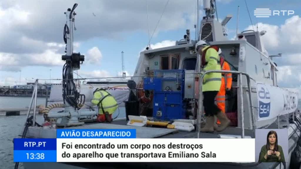 Corpo é localizado nos destroços do avião de Emiliano Sala