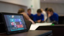 Imagem de Próximo ano letivo arranca com tablets e manuais digitais