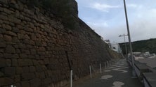 Imagem de Reabilitação da muralha da Praia da Vitória terá um custo de 200 mil euros (Vídeo)