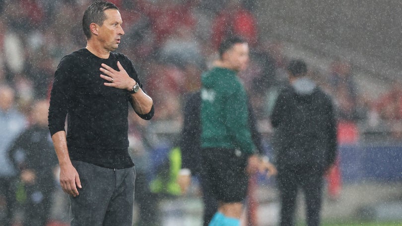 Imagem de Benfica esteve a vencer 3-0 mas não conseguiu somar os 3 pontos