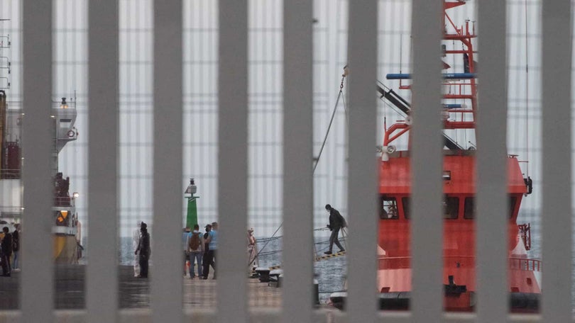 Imagem de Mais de 400 migrantes resgatados aguardam acolhimento europeu