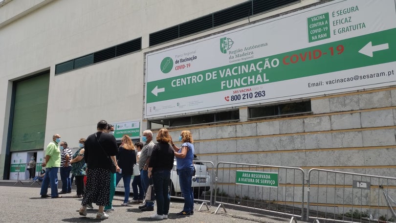 Imagem de Mais de 85 mil com vacinação completa