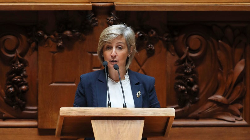 Imagem de Ministra da Saúde destaca reforço de 700 milhões num «orçamento de esquerda»