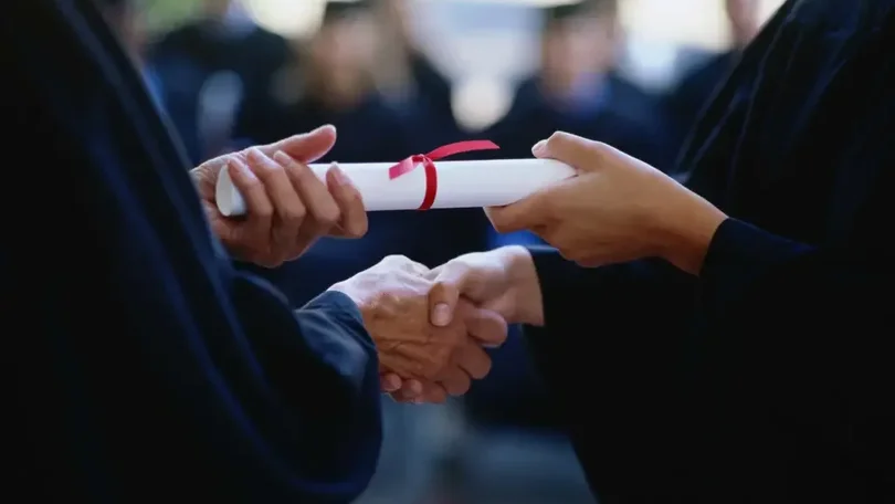 Ensino superior terá aumento de 3,7% e tutela retoma fórmula de financiamento