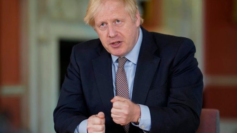 Covid-19: Boris Johnson anuncia novo confinamento de um mês para Inglaterra