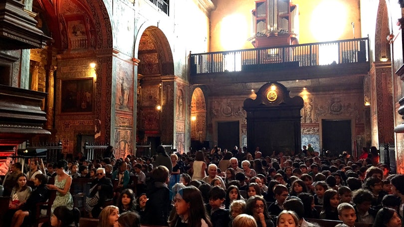 Imagem de Dois órgãos e um coro na igreja do Colégio