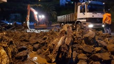 Imagem de Trabalhos de remoção de entulho na costa norte vão continuar noite dentro