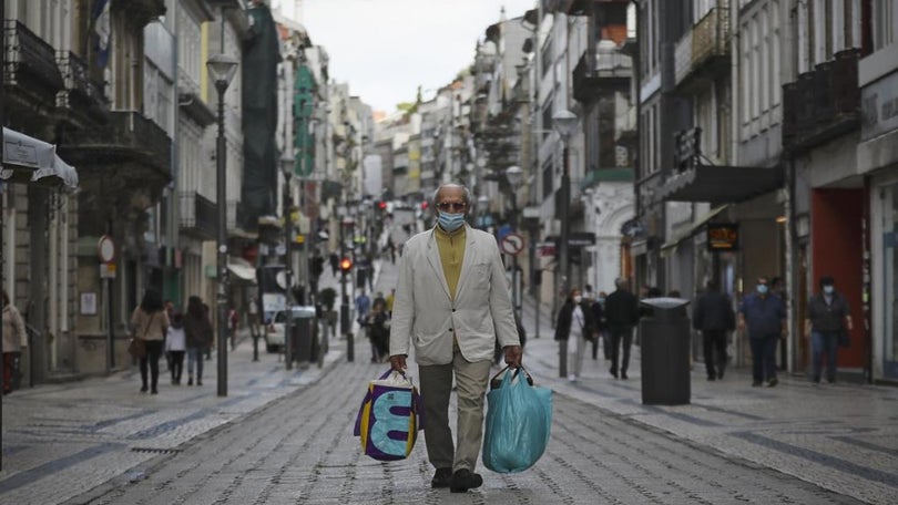 Imagem de Portugal com mais 3.677 novos casos e cinco mortes