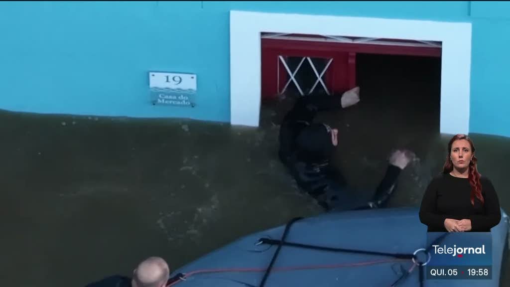 Alcácer do Sal submersa há quase 24 horas