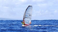 Imagem de Falta de vento condiciona prova do campeonato dos Açores de windsurf [Vídeo]