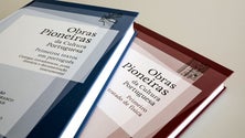Imagem de Coleção de livros junta em 30 volumes os primeiros textos escritos em português