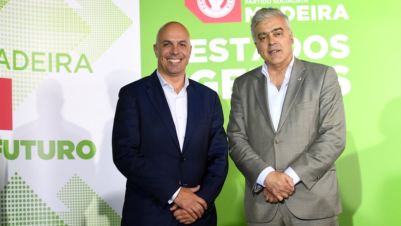 Imagem de Paulo Cafôfo e Emanuel Câmara visitam Açores