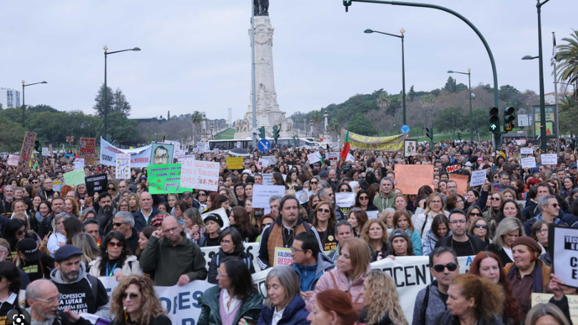 Imagem de Milhares de professores começam a descer a Avenida da Liberdade