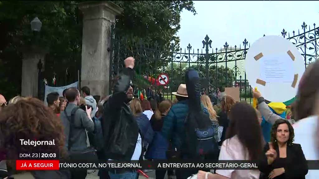 António Costa recebido por protestos na festa dos 50 anos do PS