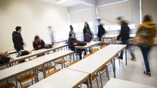 Imagem de Covid-19: Regras para o regresso às escolas ainda estão a ser estudadas, diz DGS