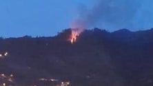 Campanário com novo incêndio florestal agora à noite