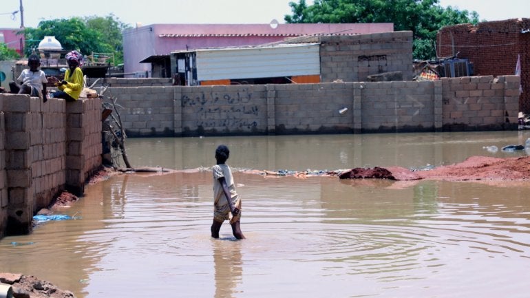 Sudão declara estado de emergência por três meses após cheias e chuvas intensas