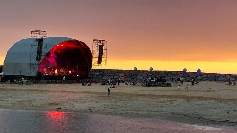 Imagem de Calheta prepara primeira noite de festas