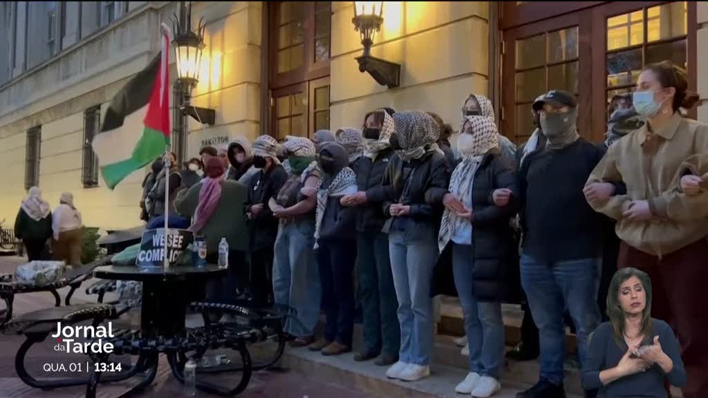 Protestos pró-Palestina. Polícia de Nova Iorque entra na Universidade de Columbia