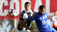 Imagem de Nacional consuma descida e FC Porto mantêm vivo o sonho do título