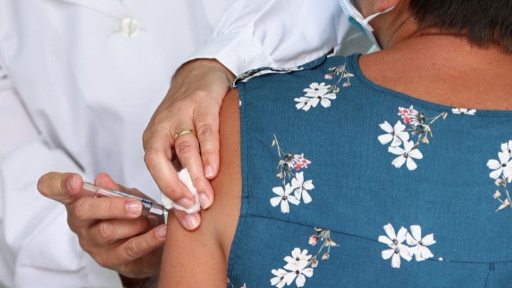 Portugal tem 42% da população com vacinação completa