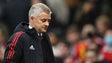 Manchester United despede treinador