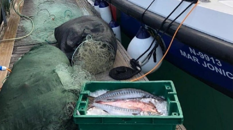 GNR aprendeu 25 quilos de pescado e rede
