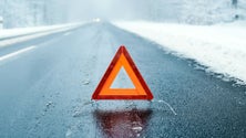 Imagem de Neve e obras encerram estradas
