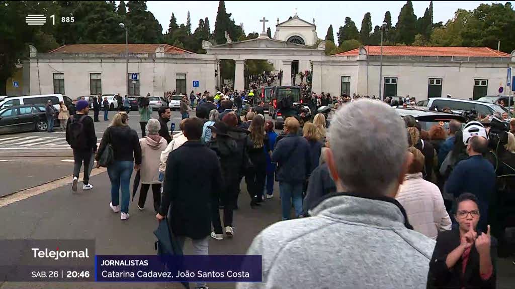 Funeral de Marco Paulo. Centenas de pessoas despediram-se do cantor