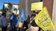 Funcionários judiciais em protesto em frente ao Palácio de Justiça (áudio)