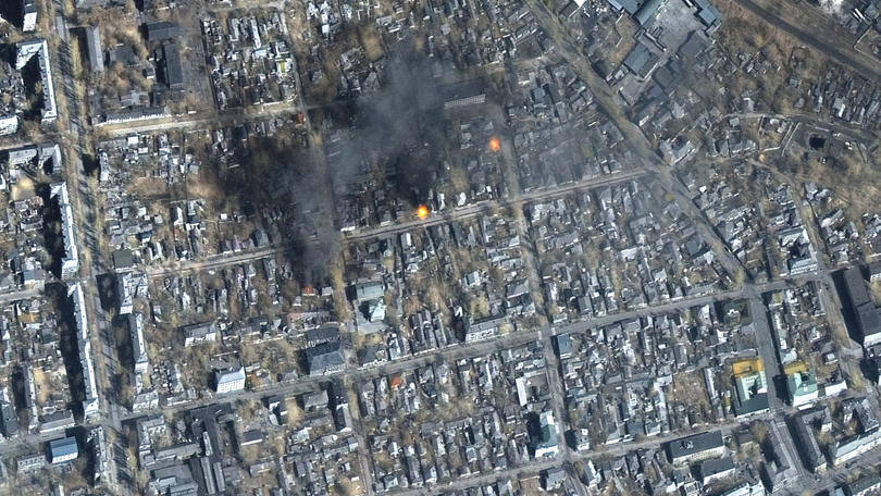 Imagem de Rússia realiza novos ataques aéreos à cidade de Mariupol