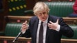 Imagem de Boris Johnson prestes a ser vacinado, «certamente com AstraZeneca»