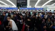 Imagem de Aeroportos britânicos alertam para atrasos em voos após falha que afetou tráfego
