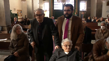 Imagem de Casal festeja longo casamento (Vídeo)
