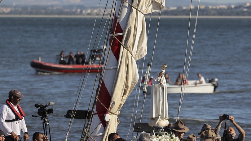 Imagem de Imagem da Virgem Peregrina chegou de barco a Lisboa