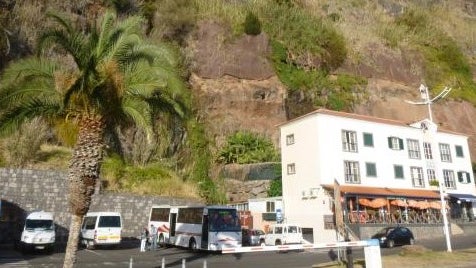 Calheta suspende pagamento de parquímetros