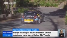 Imagem de Equipa das Vespas esteve a fazer os últimos acertos no carro para o Rali de São Vicente