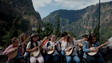 Jovens madeirenses interpretam `Vejam Bem` de Zeca Afonso em bandolim