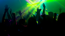Imagem de Discotecas reabrem no domingo no Continente