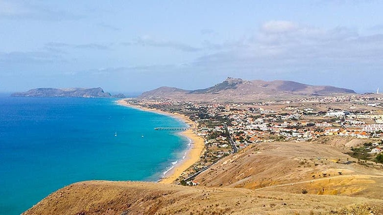 Imagem de Não residentes que cheguem ao Porto Santo vão cumprir quarentena no Hotel Praia Dourada