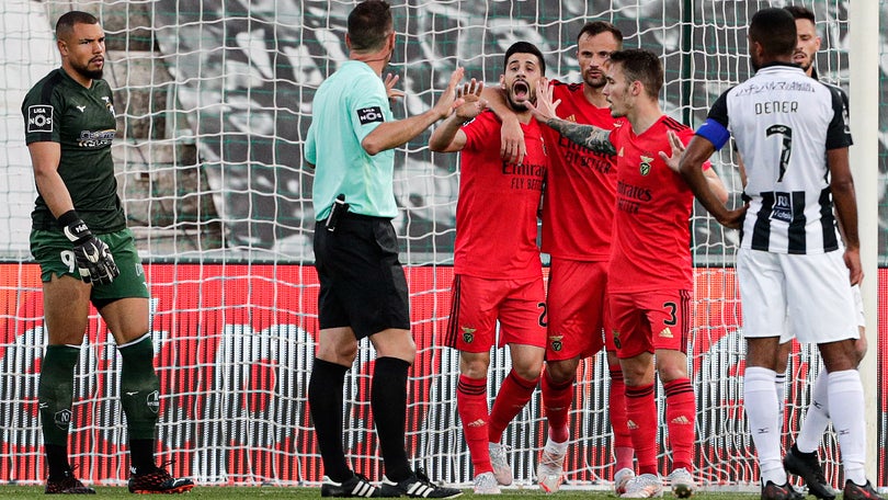 Imagem de Benfica goleia em Portimão