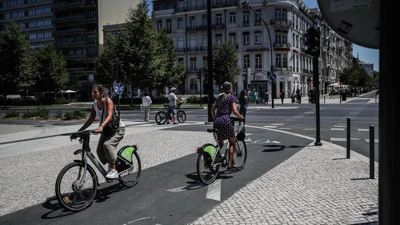 Ciclistas defendem mais restrições ao automóvel e planos de mobilidade mais articulados