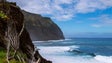 Imagem de Retomadas buscas por turista desaparecido na Madeira após ter sido arrastado por onda