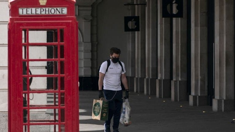Imagem de Vacinação no Reino Unido contribuirá para «rápida» recuperação